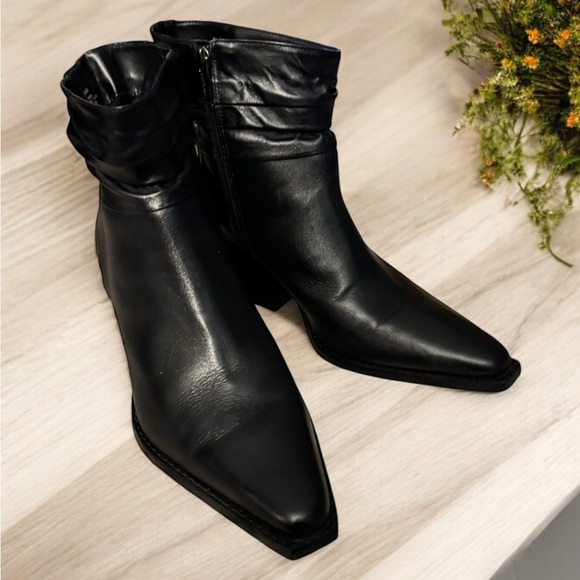 Vince Camuto Nerlinji Elegant Black Women's Ankle Boots. Like New. - Picture 7 of 16